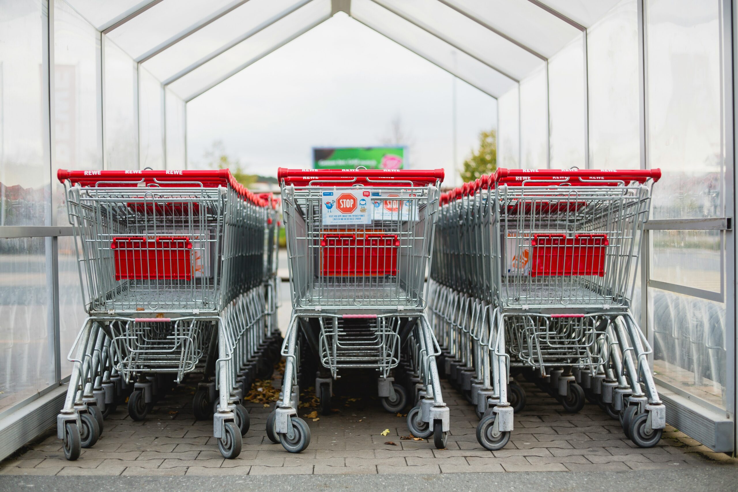 Waarom is boodschappen doen in Duitsland goedkoper?