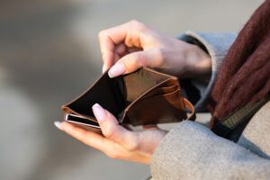 7 Signalen Dat Je Slecht Met Geld Omgaat (En Wat Je Kunt Doen)